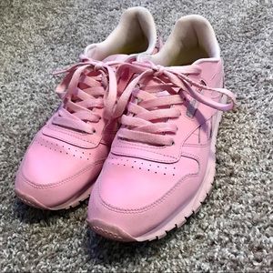 Womens Reebok sneakers